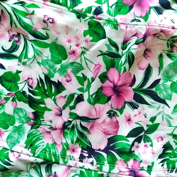 Tommy Bahama printed Flounce ruffle hem Golf skirt skort, size XL - Picture 2 of 8